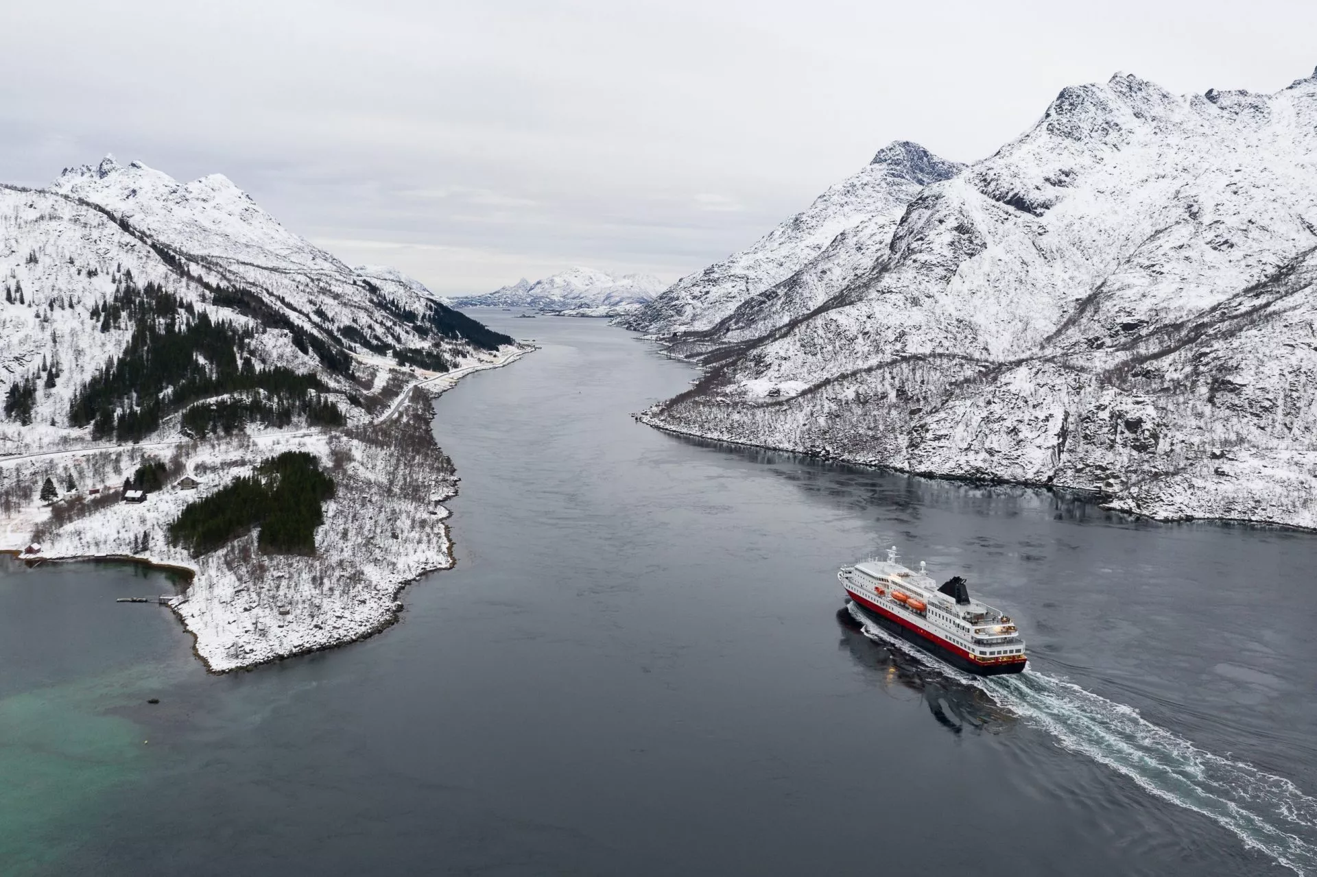 Winter fjord cruise